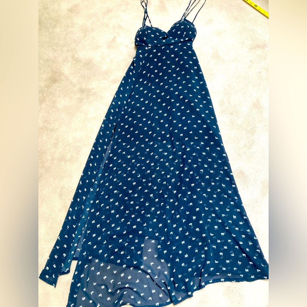 Cute maxi dress with bow in the back, size S/XS